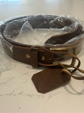 Nisolo Classic Brown Leather Men's Belt with Brass Buckle